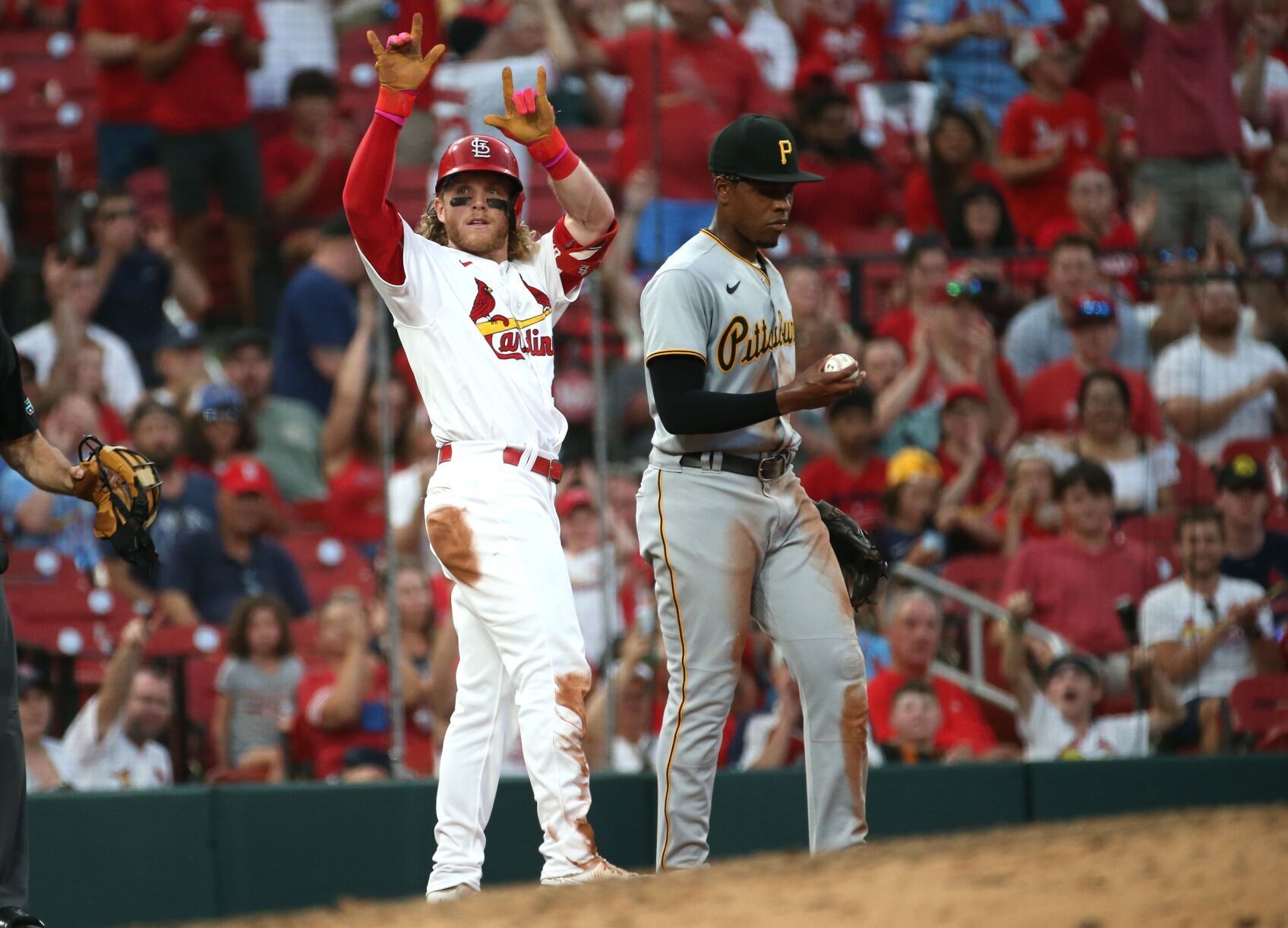 St. Louis Cardinals wrap up series against Pittsburgh Pirates